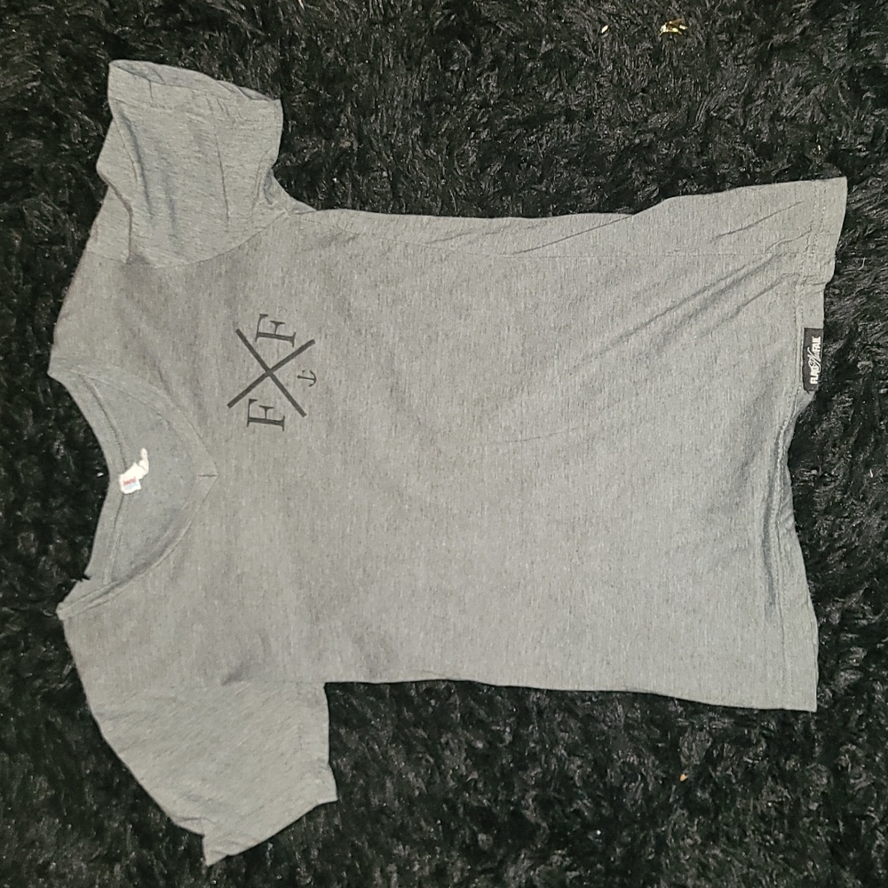 Flag nor fail v-neck tee
